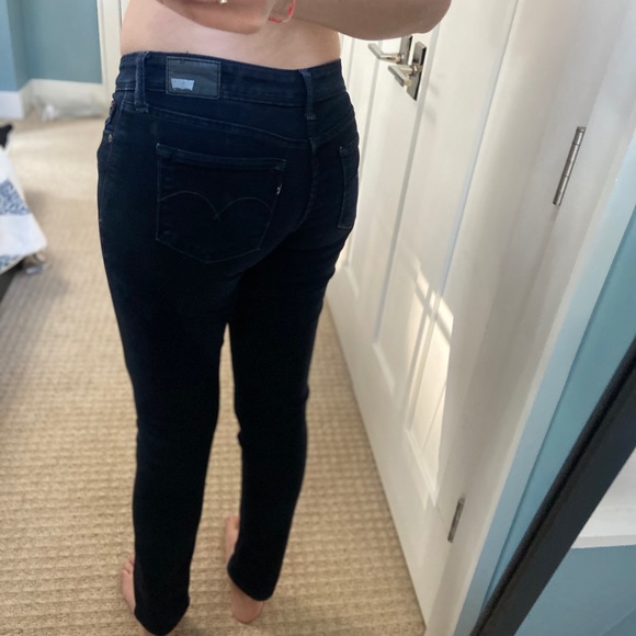 Blue Levi Jeans - Picture 2 of 6